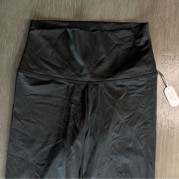 NWT Aerie Black Shiny Smooth Full Length Leggings Extra Small - Picture 3 of 10